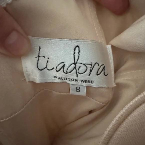 Ti Adora Phillipa Wedding Gown - Picture 5 of 8